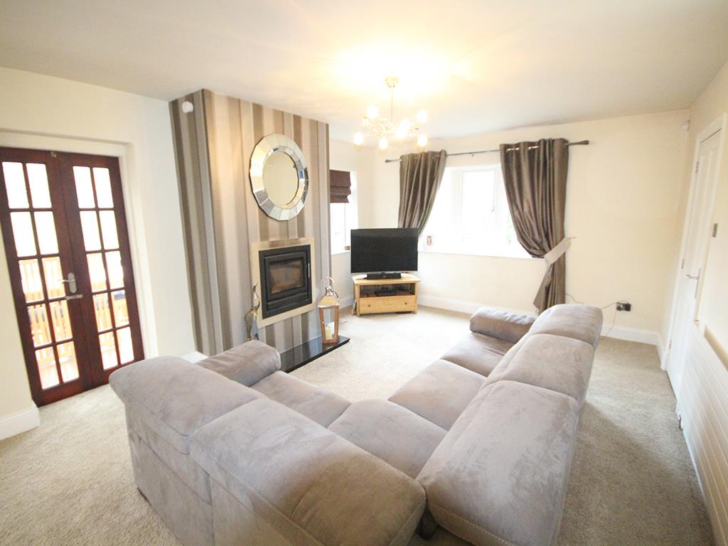 4 bedroom house For Sale in Fence, Burnley - IMG_1026.jpg